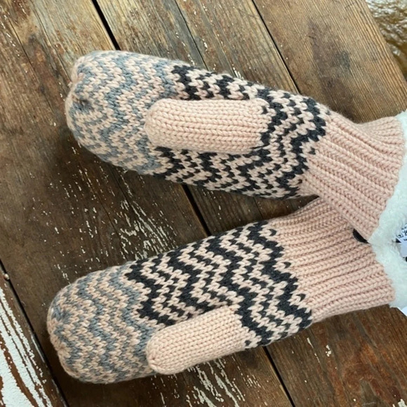 NWT Timberland Pink Fair Isle Fleece Lined Mittens - Picture 4 of 6